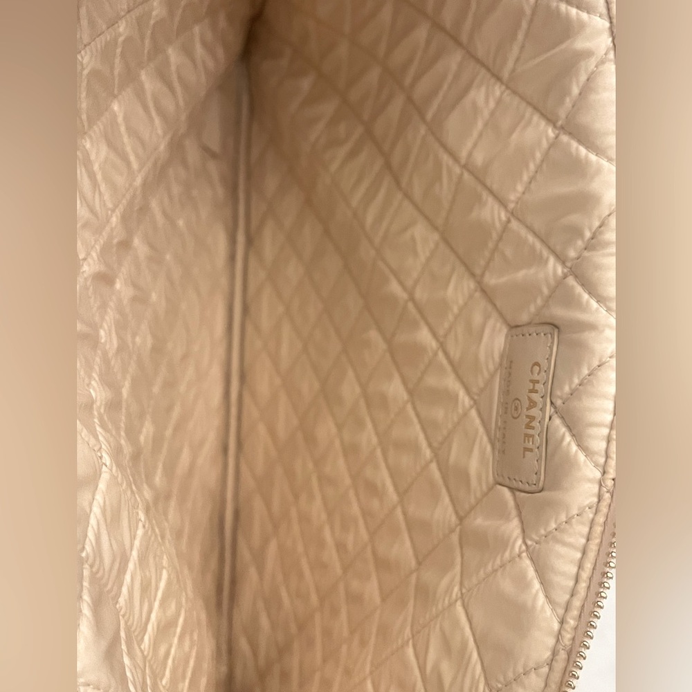 Chanel Deauville O-Case - Picture 9 of 9